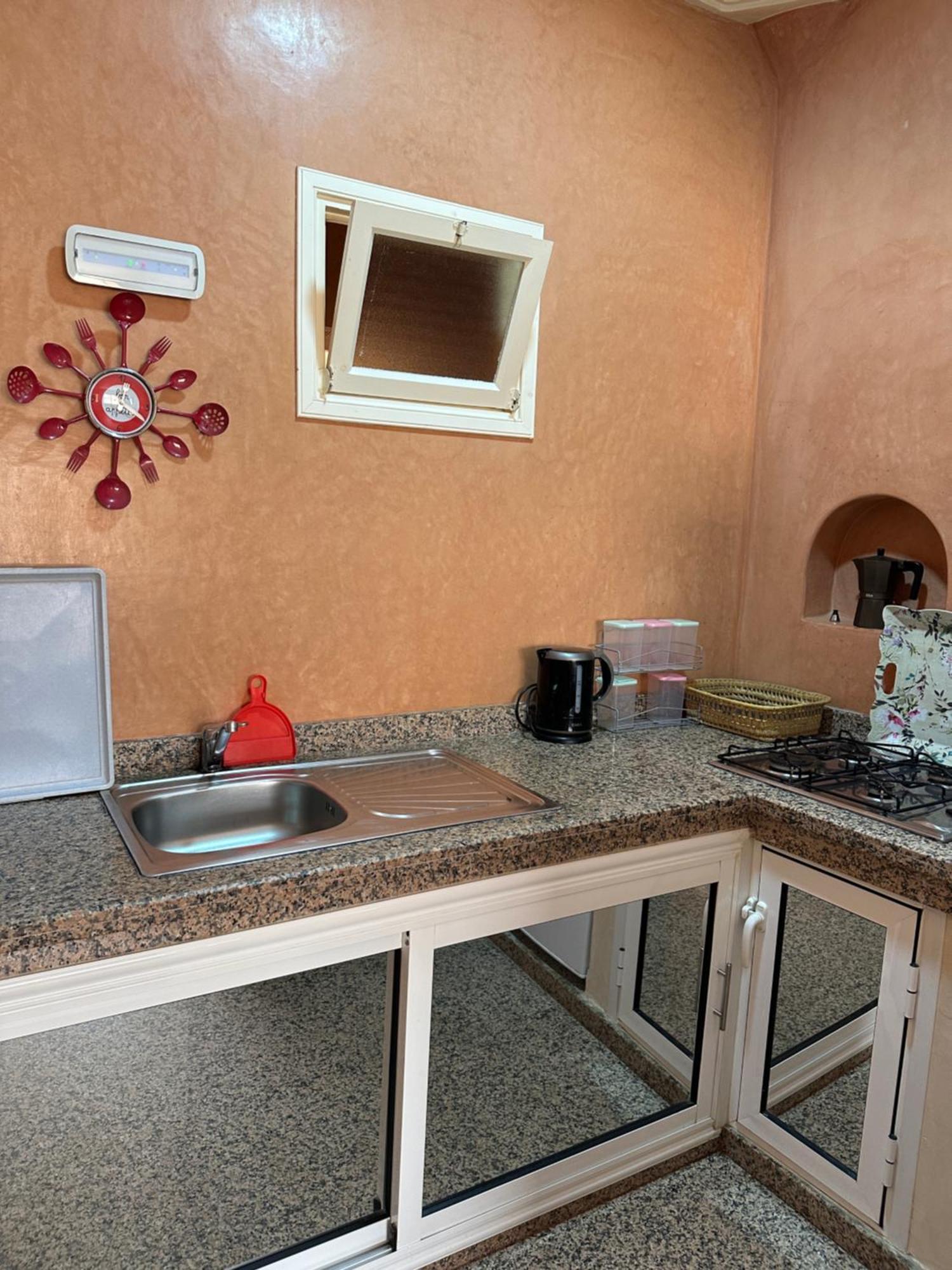 Europa Mirlef T Aventur Guest House Мирлефт Экстерьер фото